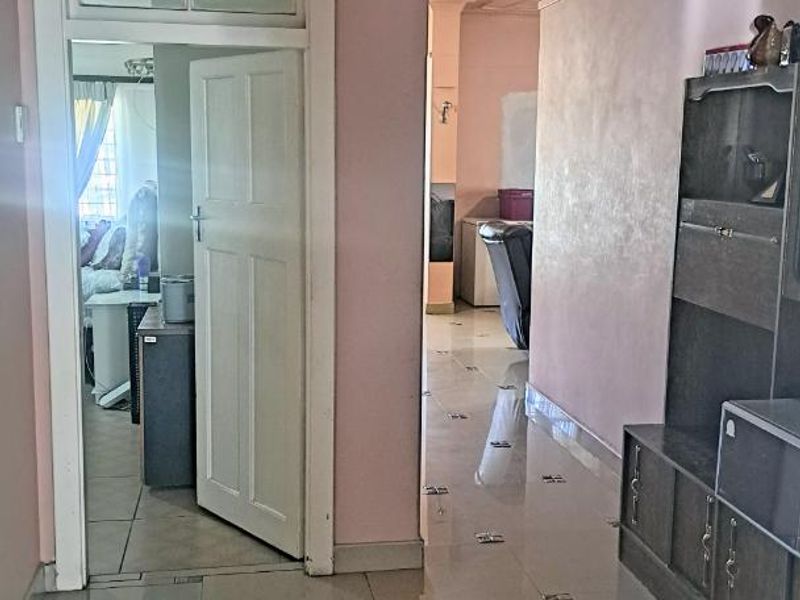 Immaculate multiple-living property for sale in Haddon, Johannesburg South - Photo 8