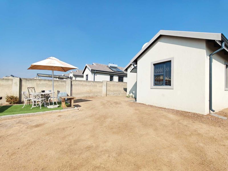 3 Bedroom House for Sale in Tirong Estate - Photo 3