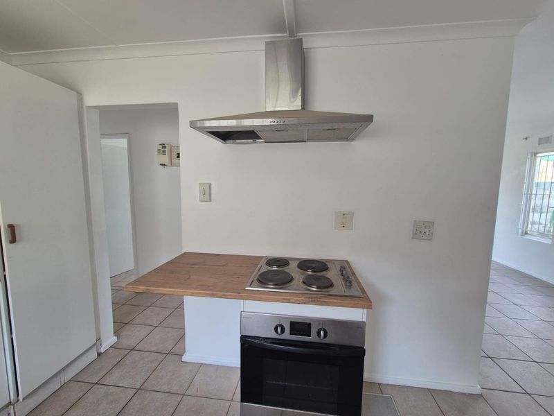 3 Bedroom Townhouse for sale in Malvern - Photo 9