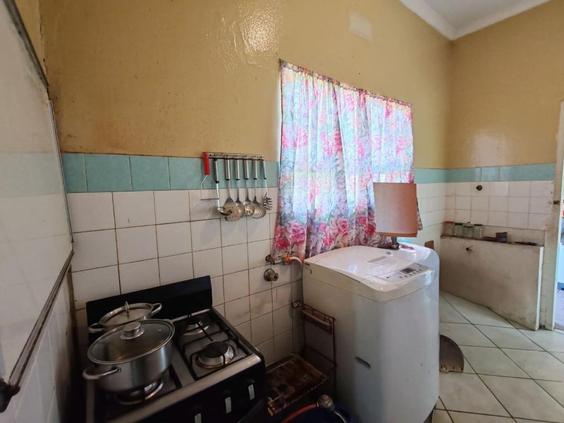2 Hectare Small-holding with Family Home - Photo 4