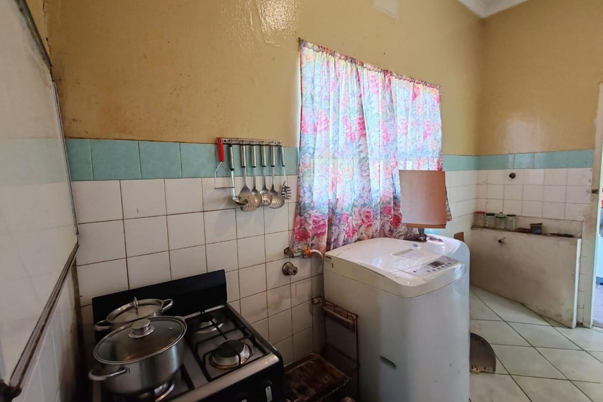 2 Hectare Small-holding with Family Home - Photo 4