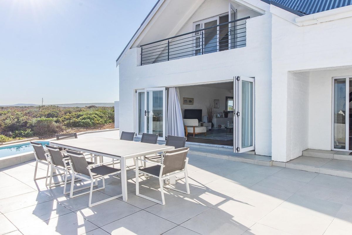 Endless Views, Fresh Sea Air, and Space to Unwind - Photo 5