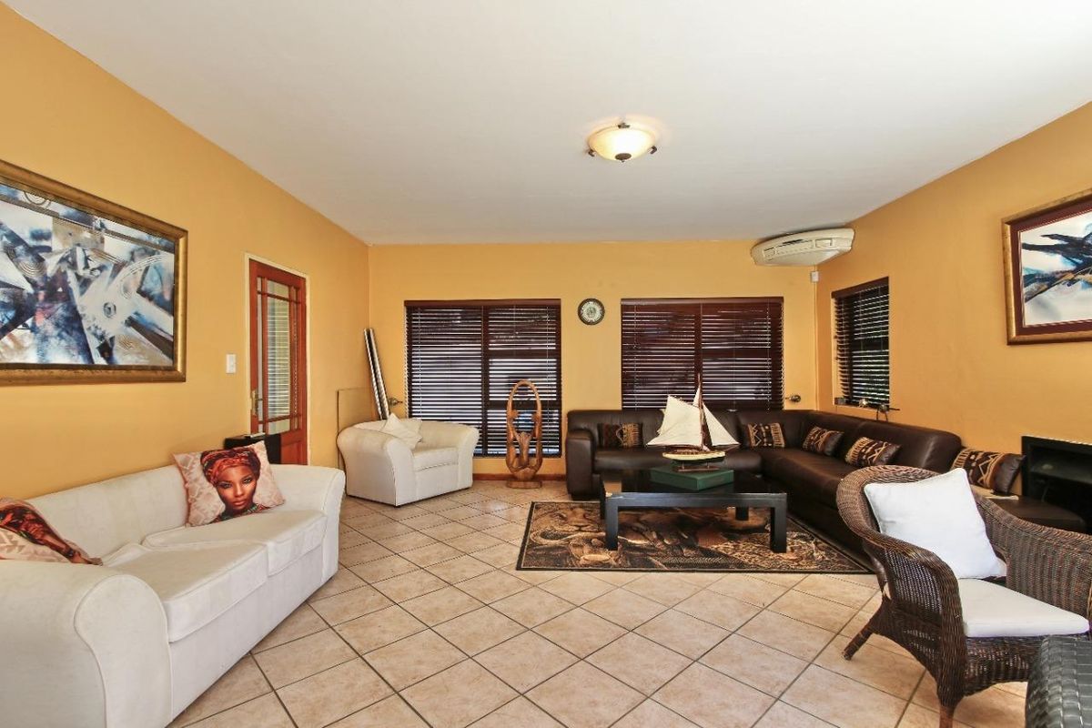 Large property! Refined Coastal Living Steps from the Sand – Sunset Beach Elegance - Photo 3