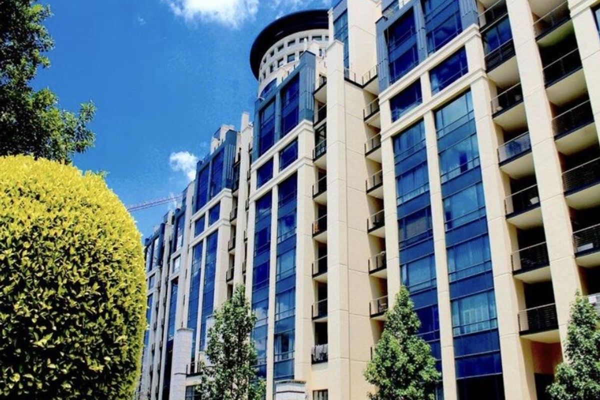 A MAGNIFICENT TWO BEDROOM FURNISHED APARTMENT - Photo 3