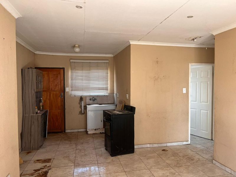 2 Bedroom House For Sale in Vanderbijlpark CE7 - Photo 3