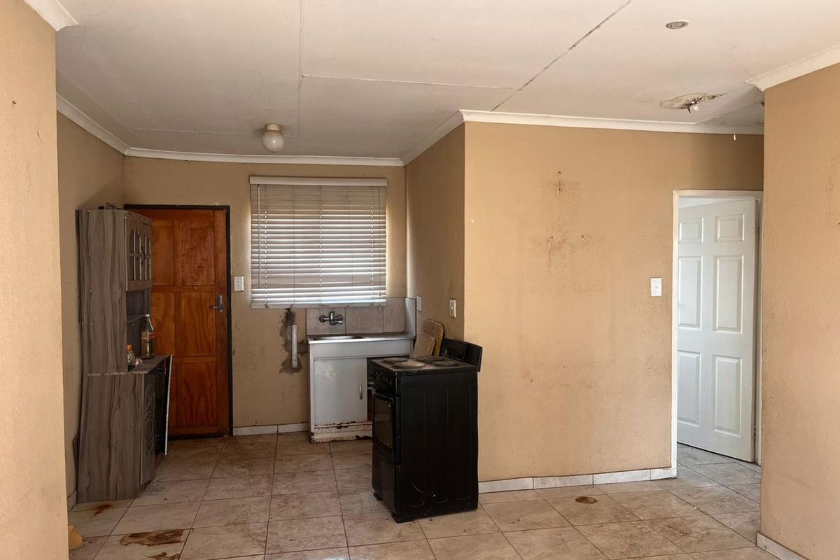 2 Bedroom House For Sale in Vanderbijlpark CE7 - Photo 3