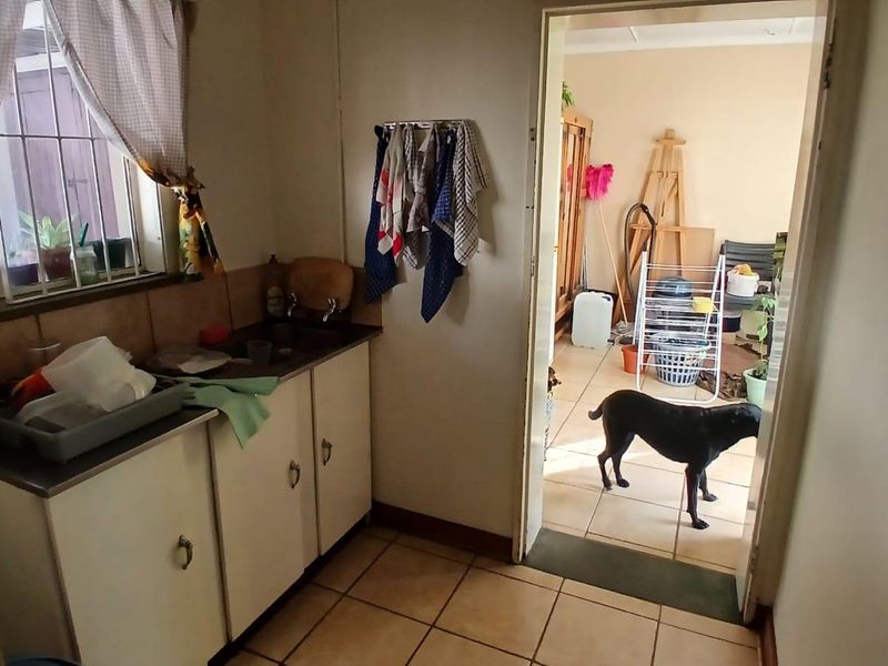 3-Bedroom property in sought-after area - Photo 8