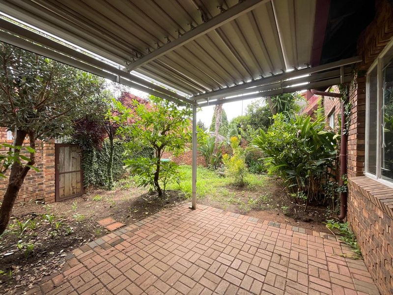 Come and view this attractive unit. - Photo 4