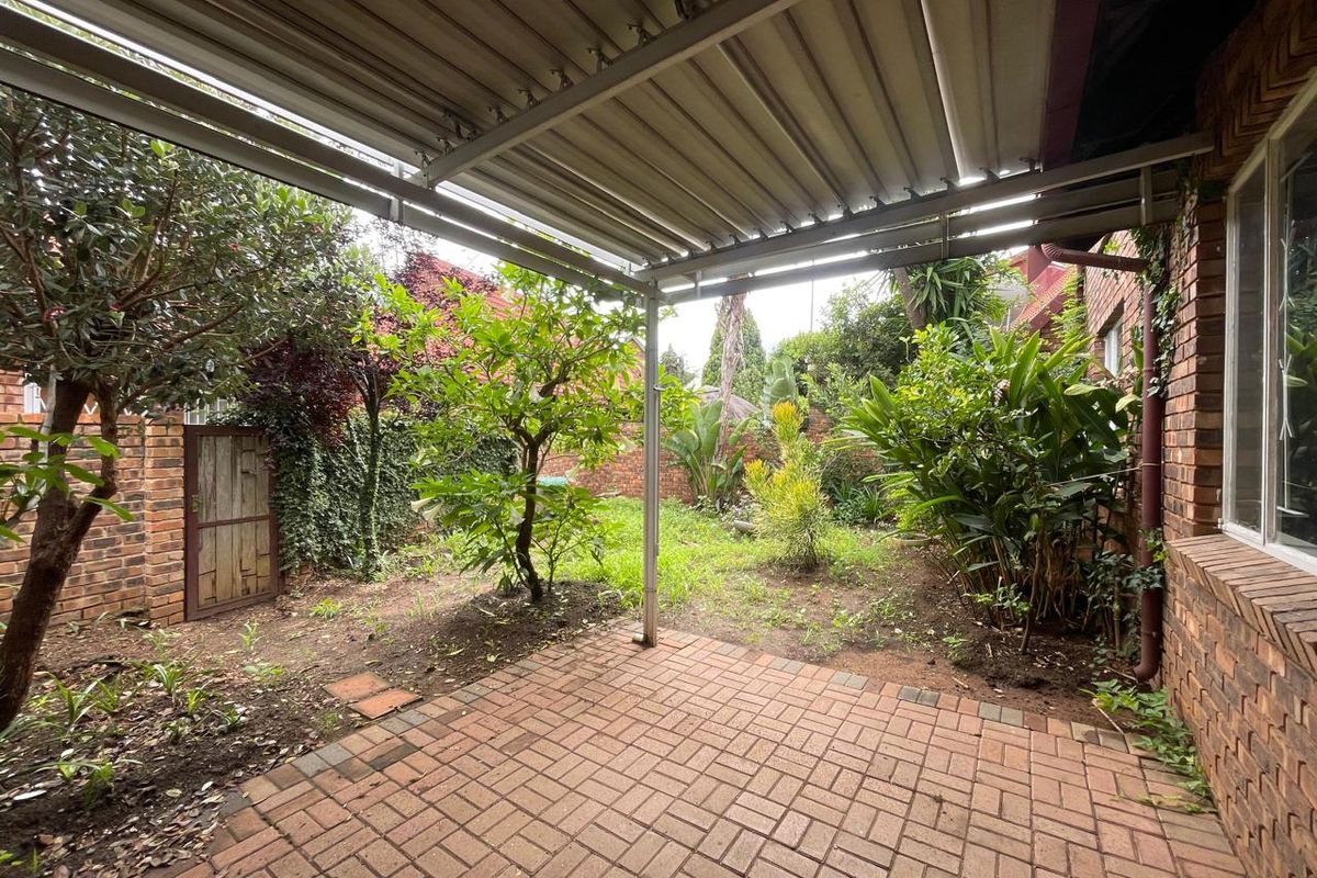 Come and view this attractive unit. - Photo 4