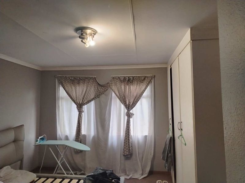 Discover Comfort: Rent This Charming 2BR Now! - Photo 9