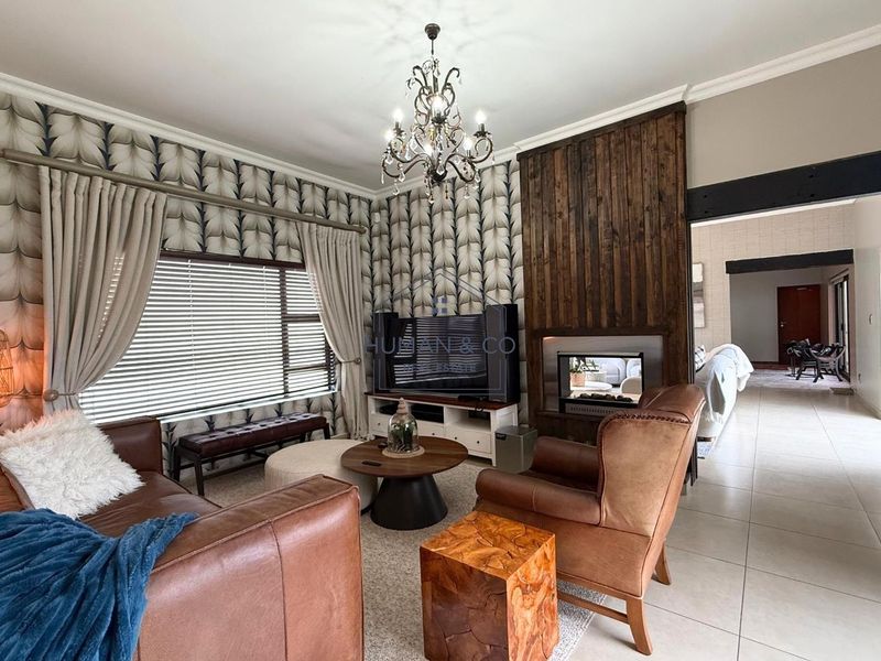 Modern 3-bedroom Home near Lagoon with outdoor swimming pool - Photo 4