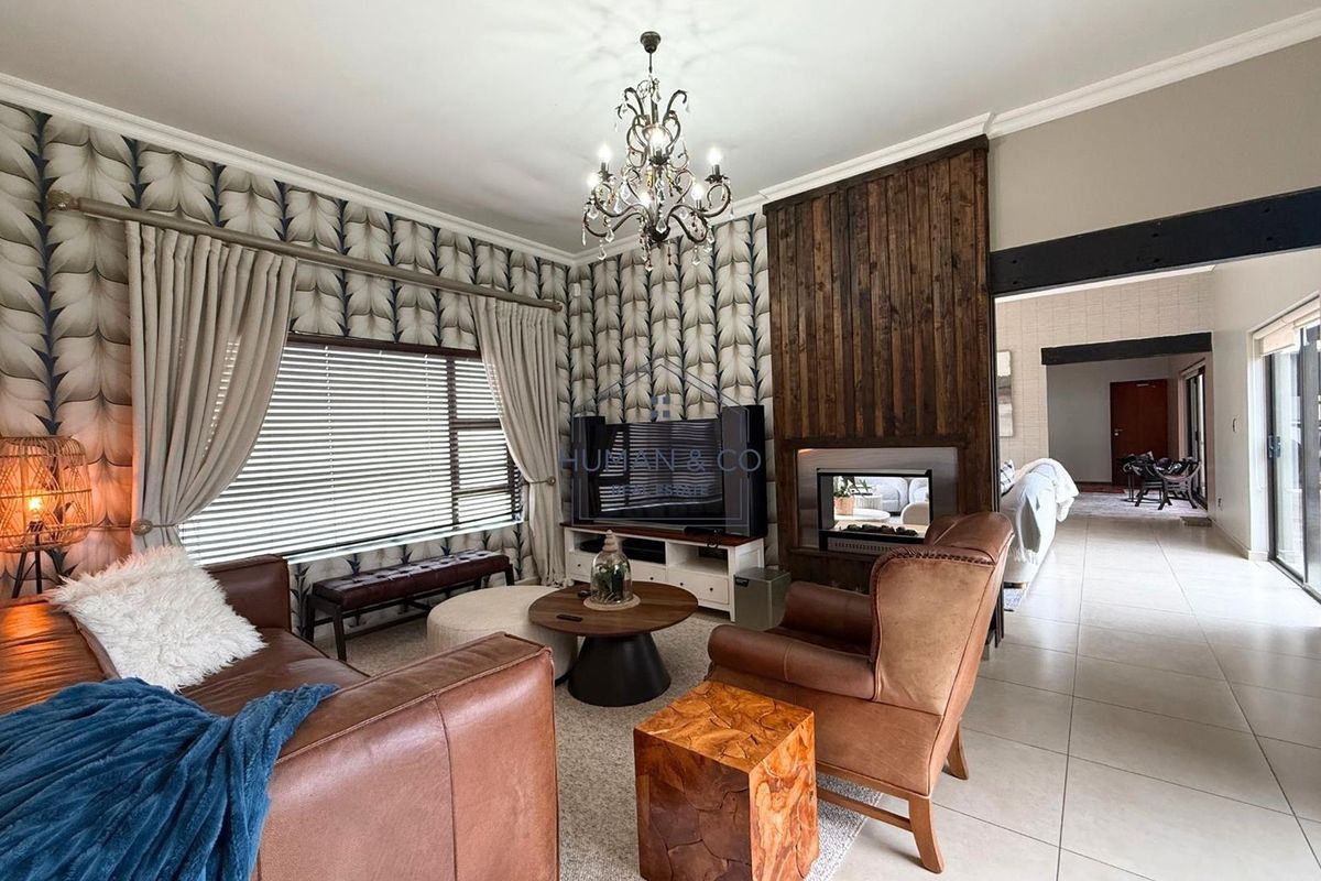 Modern 3-bedroom Home near Lagoon with outdoor swimming pool - Photo 4