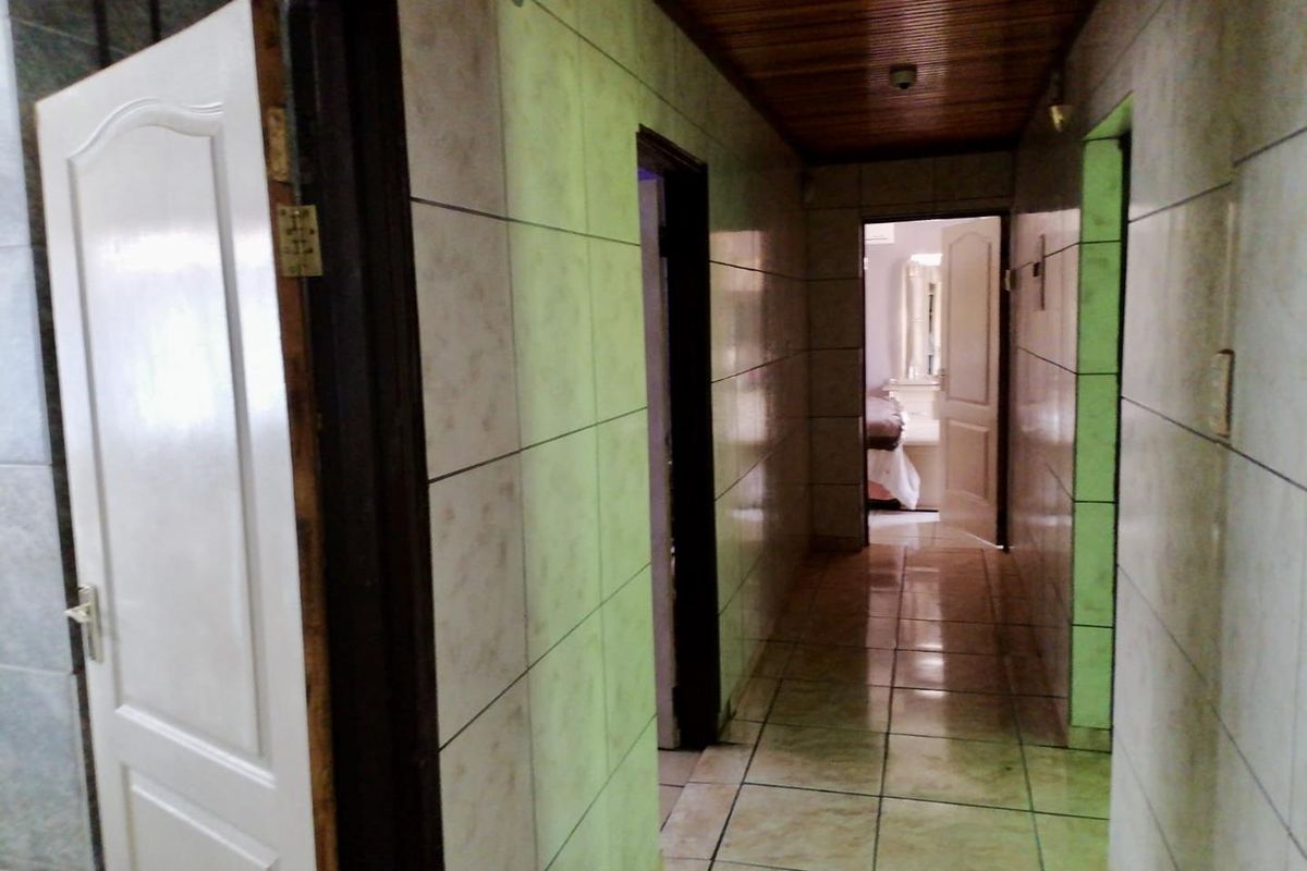 Charming 3-Bedroom Family Home in Seshego Zone 5 – Perfect Fixer-Upper Opportunity! - Photo 5