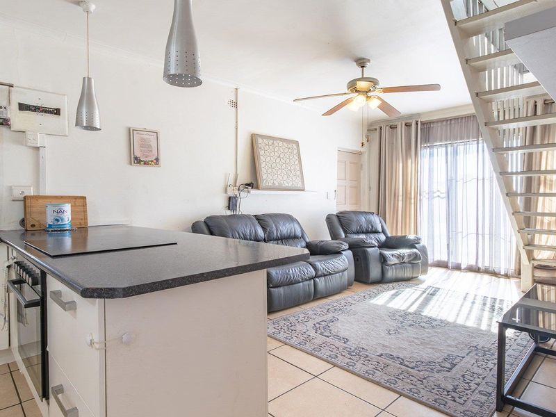Comfortable Family Living with a Spacious Flatlet - Photo 4