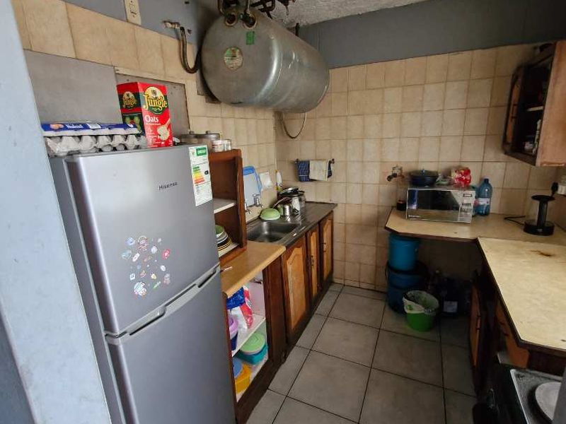 2 bedroom apartment for sale in Silverton. - Photo 7