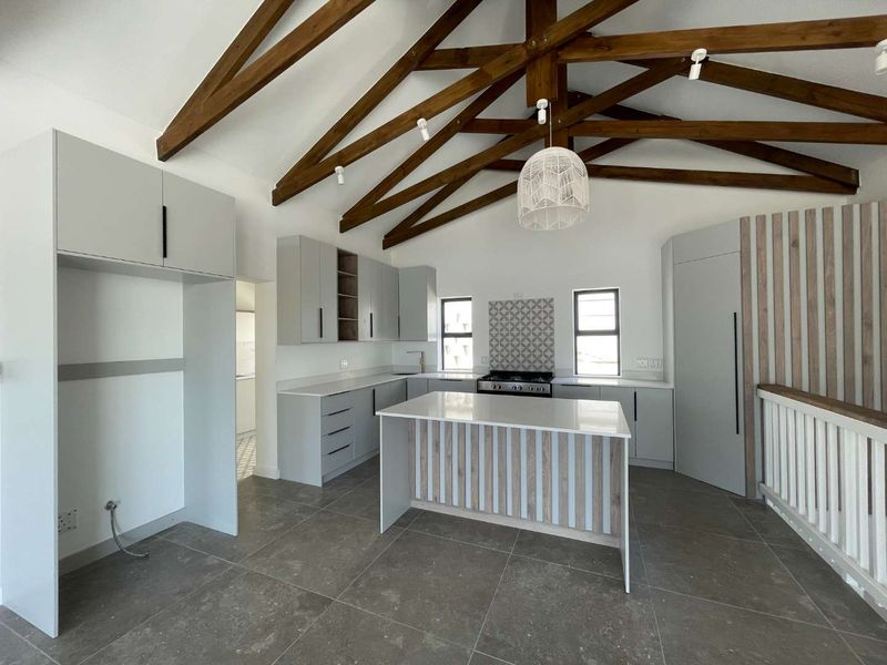 Discover Elegance: Your Dream Home Awaits! - Photo 5