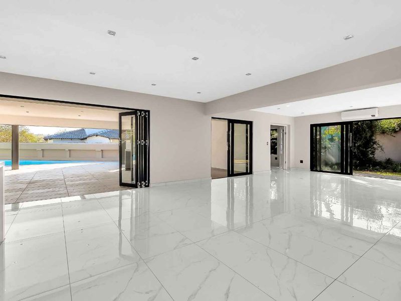 4 Bedroom House for Sale in Dainfern Golf Estate - Photo 9