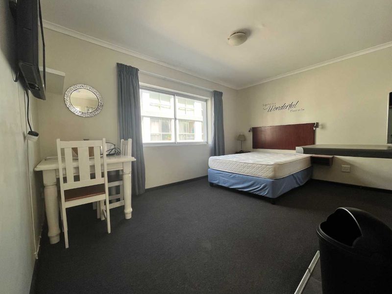 Bachelor flat to let in Summerstrand - Photo 6