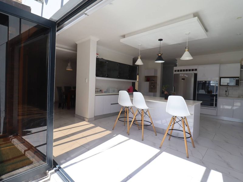 5-Bedroom House with Study Room for sale, Kramersdorf (Swakopmund, Namibia) - Photo 3