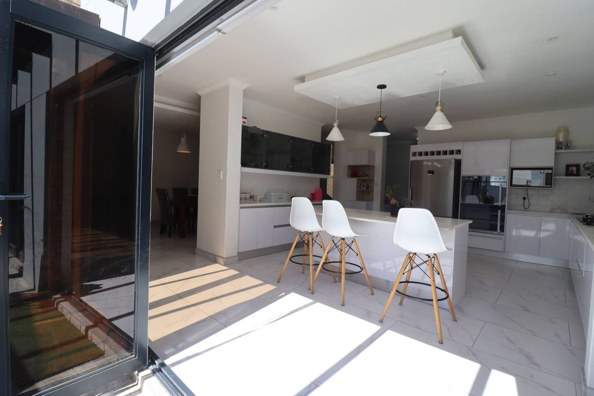 5-Bedroom House with Study Room for sale, Kramersdorf (Swakopmund, Namibia) - Photo 3