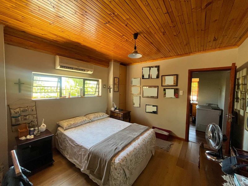 3-Bedroom Double-Storey Family Home with Separate 2-Bedroom Flat - Photo 8