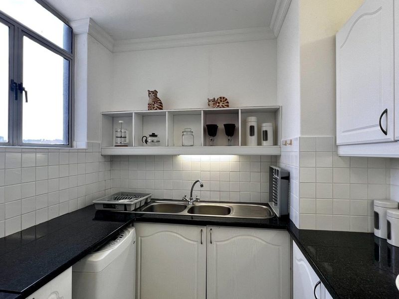 Lovely 2 bedroom apartment - Photo 9