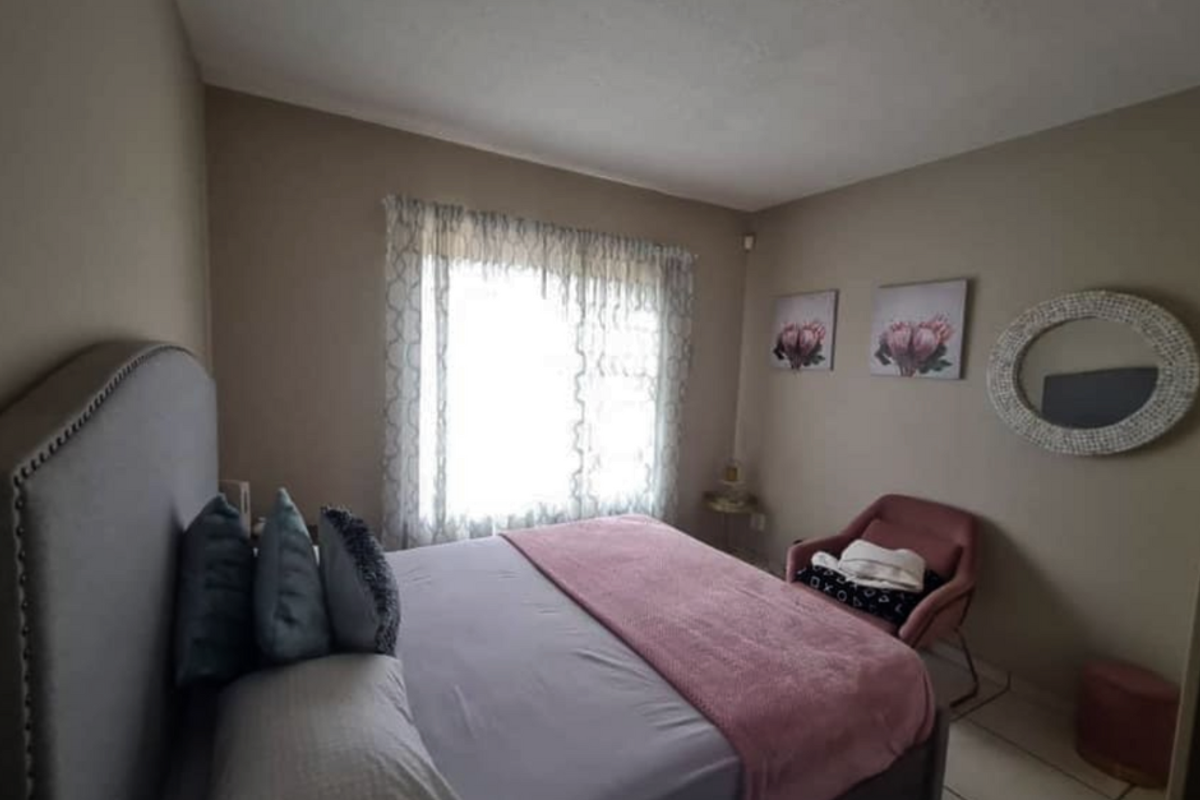 2-Bedroom Apartment For Sale | N$1 215 000 - Photo 4