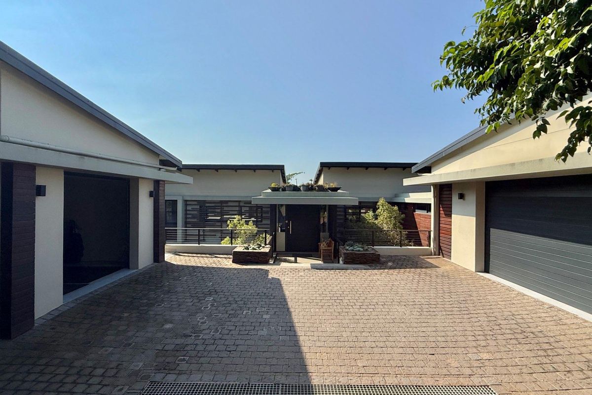 Stunning Family Home - Photo 4