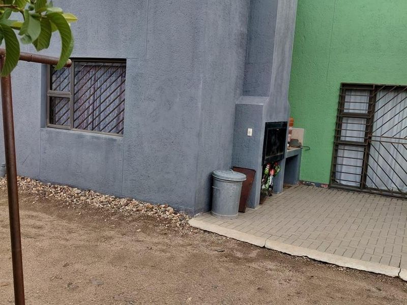 FREESTANDING 3-BEDROOM HOME | TENANT IN PLACE | STRONG VALUE - Photo 9