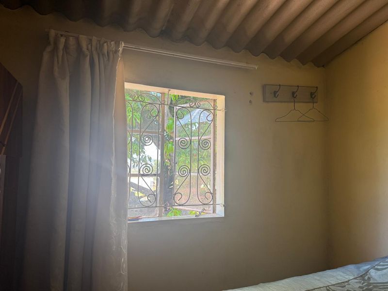 A Hidden Corner House In The Street Of Hammersdale Township - Photo 8