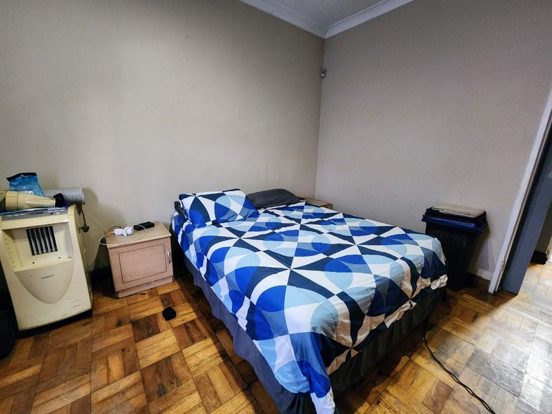 Family Haven with a Private Flatlet and Lush Garden - Photo 8