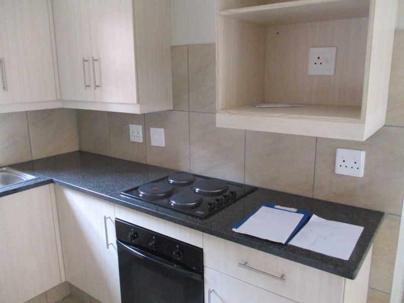 2 BEDROOM FLAT TO RENT IN PHILIP NEL PARK - Photo 6