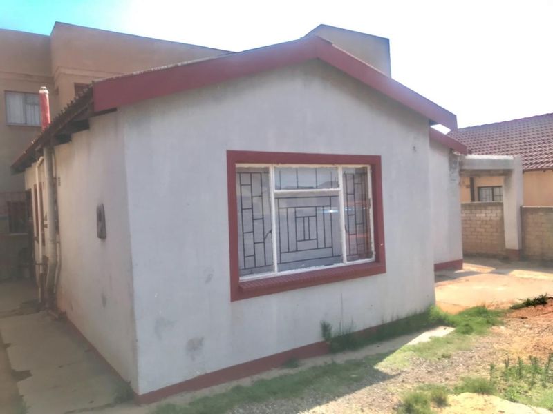 INVESTER HOME - Photo 4