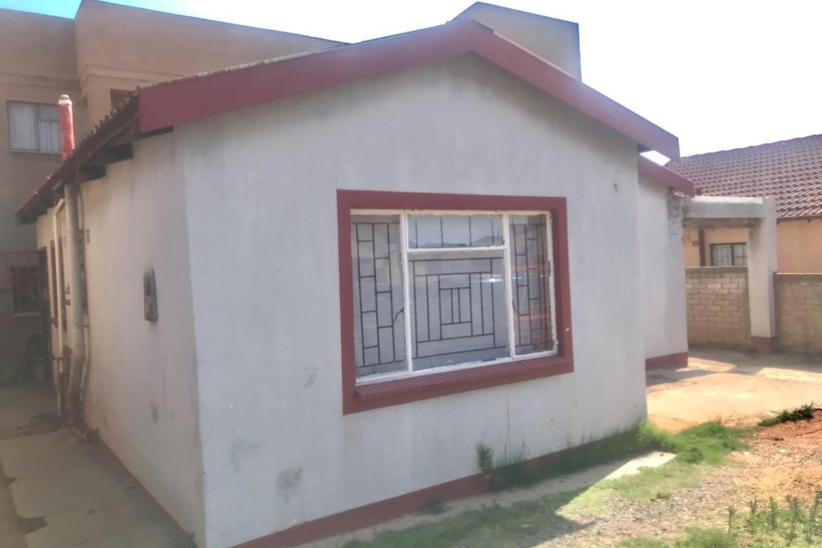 INVESTER HOME - Photo 4