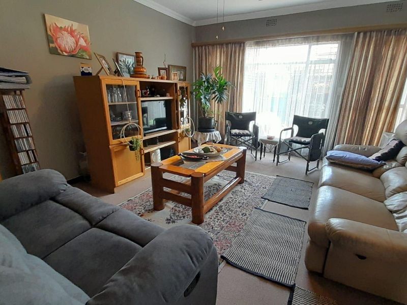 Lovely Double Story Townhouse - Photo 3