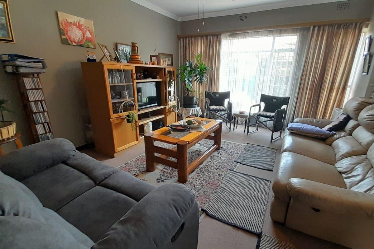 Lovely Double Story Townhouse - Photo 3