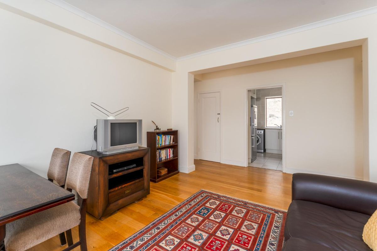 2 bedroom apartment with sea views - Photo 4