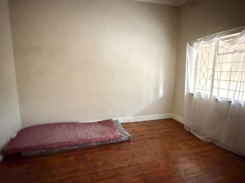 Dual Living Dream: Two Homes, Endless Possibilities! - Photo 8