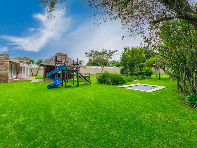Modern Family Home awaits you - Photo 9