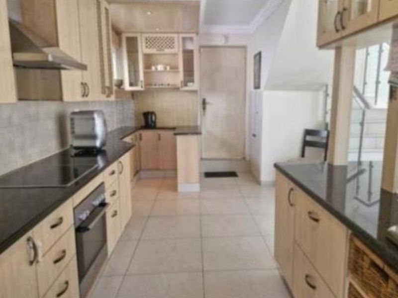 3 Bedroom Cluster in Sandown - Photo 4