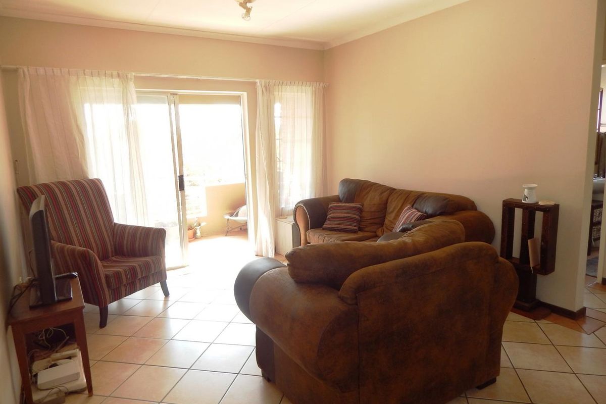 2 Bedroom Top corner unit in Equestria Estate - Photo 2