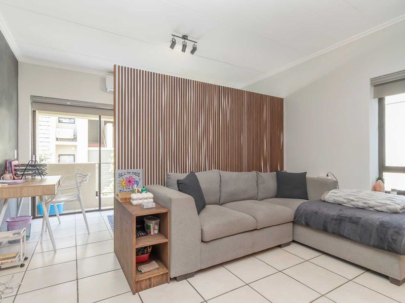 🌟 Stylish, Move-In Ready Bachelor in The Matrix, Paulshof – Exceptional Value! 🌟 - Photo 4