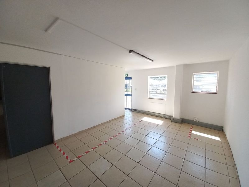 566m2 Driehoek Warehouse To Let - Photo 9