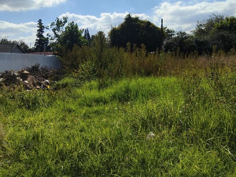 Large vacant land available for sale. - Photo 2