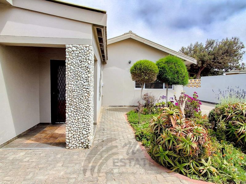 Spacious Home For Sale in Ocean View, Swakopmund - Photo 2