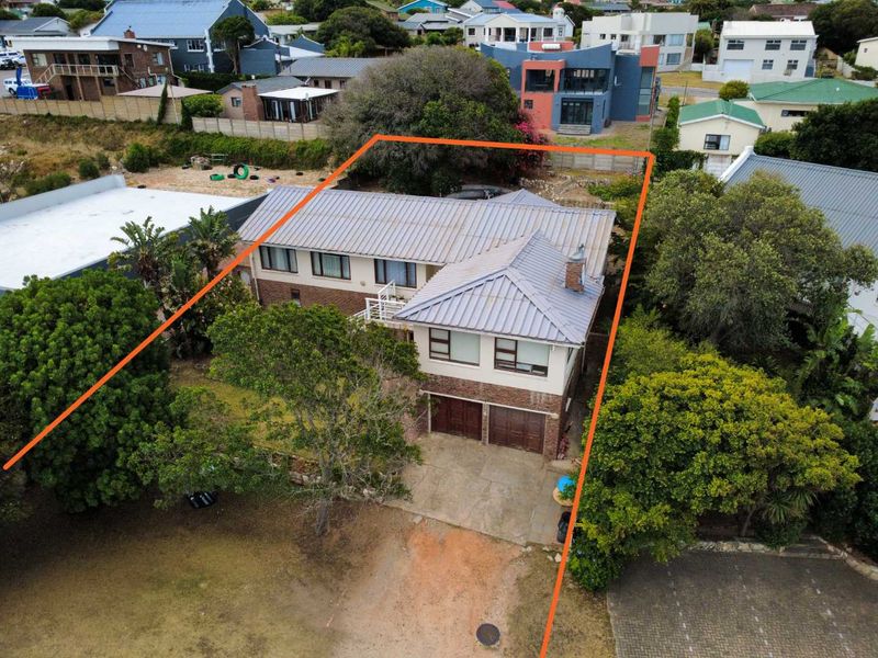 Prime property for sale in Stilbaai-wes. - Photo 2