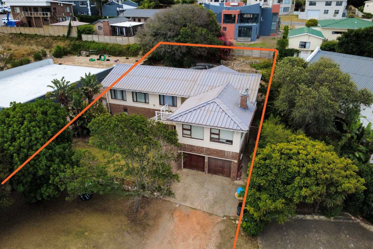 Prime property for sale in Stilbaai-wes. - Photo 2