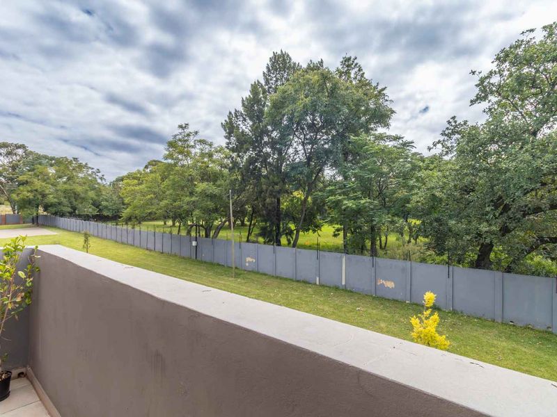 Perfect Starter Home or Investment – 2-Bedroom Apartment in Prime Location - Photo 9