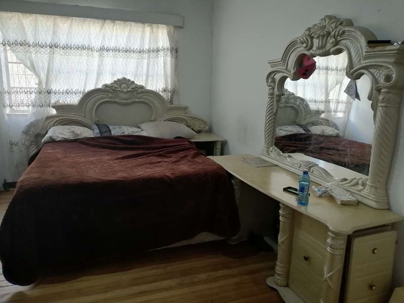 3 bedroom Semi detached house in Bezuidenhout Valley - Photo 9