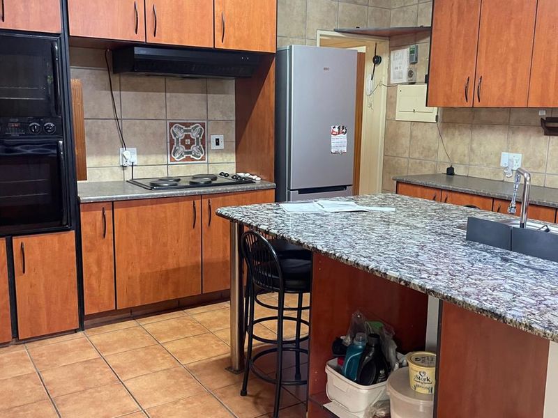 Family House For Sale - Photo 7